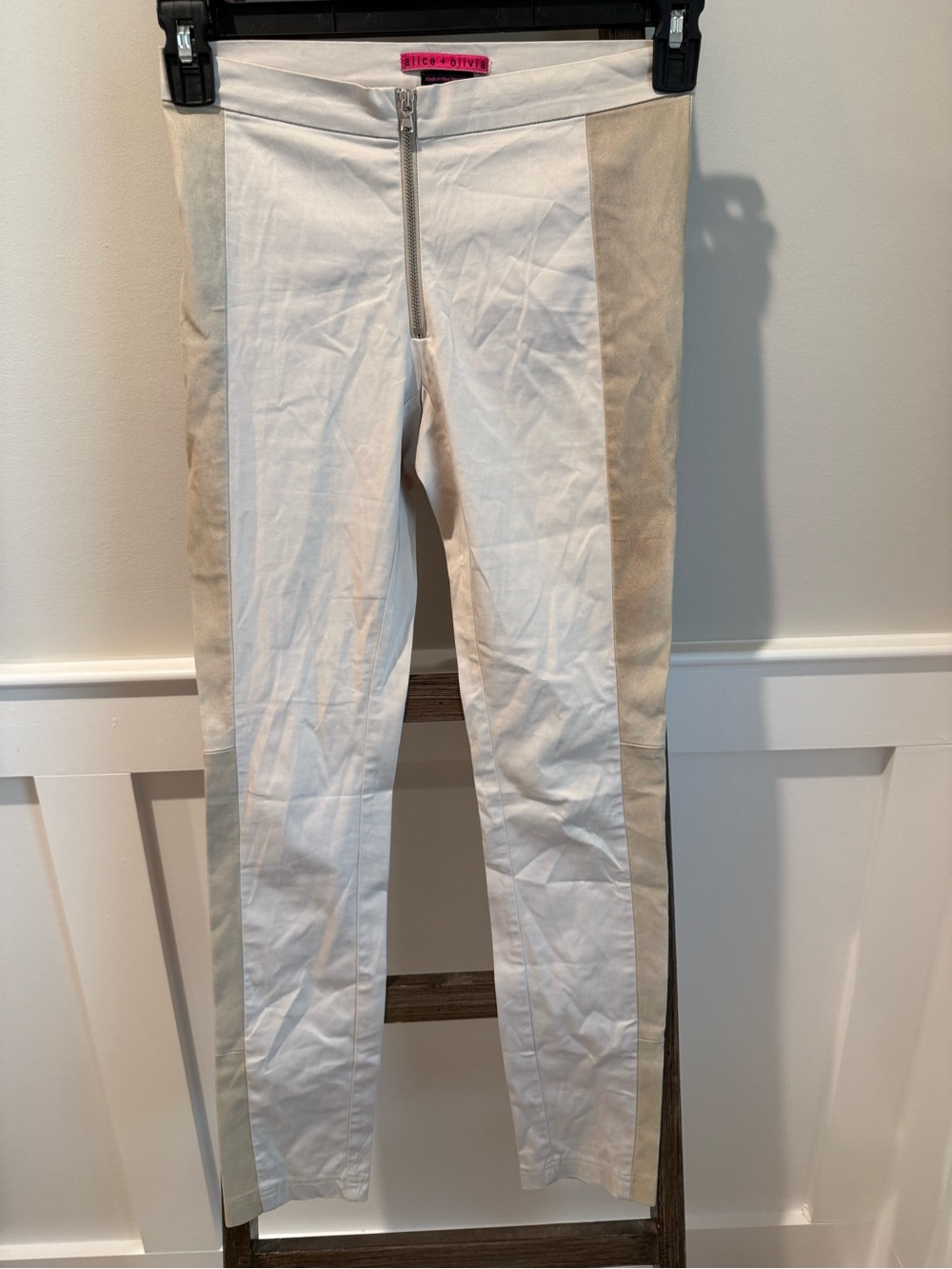 Alice + Olivia tan leather side panel ponte front zip leggings size 2/26